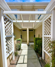 9828 Fan Palm Way in Tampa, FL - Foto de edificio - Building Photo