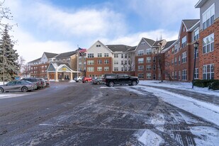 Summit Place Senior Living in Eden Prairie, MN - Building Photo