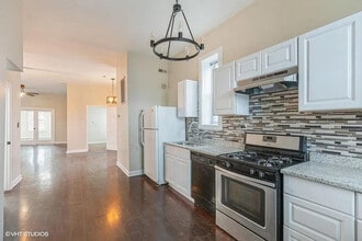 4823 S Indiana Ave in Chicago, IL - Building Photo - Building Photo