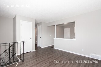 1226 E Cothrell St in Olathe, KS - Building Photo - Building Photo