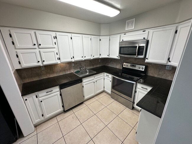 220 Wilshire Dr in Casselberry, FL - Building Photo - Building Photo