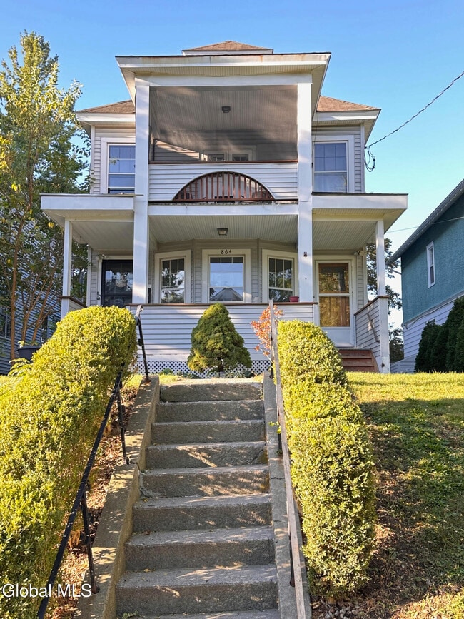 864 Myrtle Ave in Albany, NY - Building Photo - Building Photo