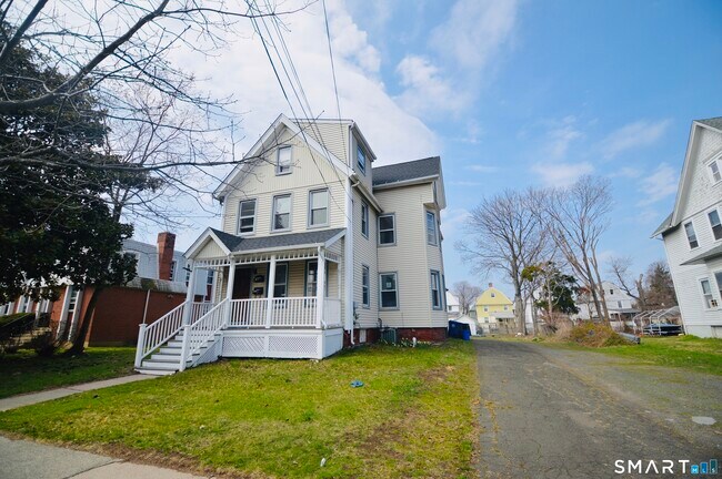 203 Main St in West Haven, CT - Building Photo - Building Photo