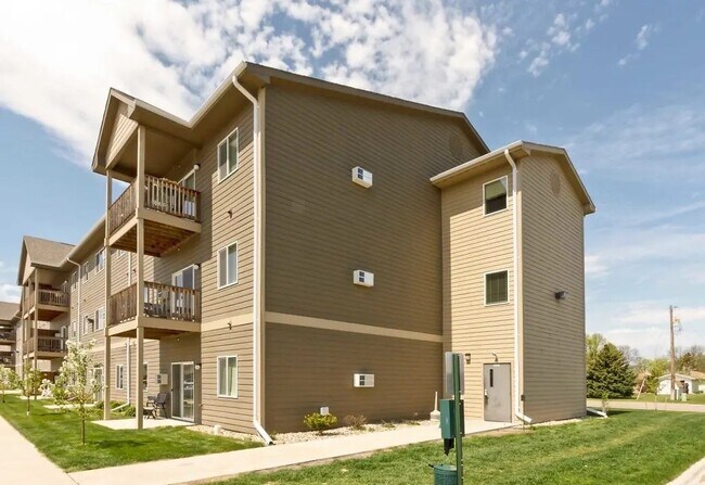 Prairie Springs Apartments in Aberdeen, SD - Building Photo - Building Photo