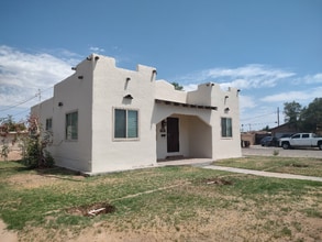 240 N 3rd St in Blythe, CA - Foto de edificio - Building Photo