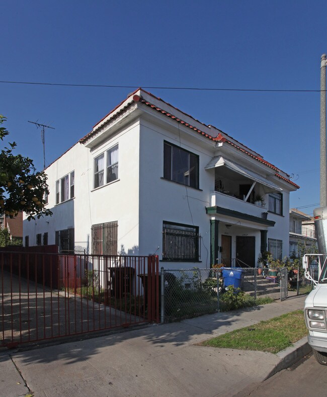 1415,1419 - 1/2 Oak St. in Los Angeles, CA - Building Photo - Building Photo