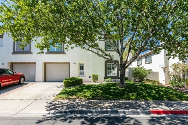 205 Luninborg St in Henderson, NV - Building Photo - Building Photo