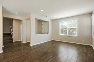 55 Jade Flower in Irvine, CA - Building Photo - Building Photo