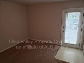1116 Herr Ln in Louisville, KY - Building Photo - Building Photo