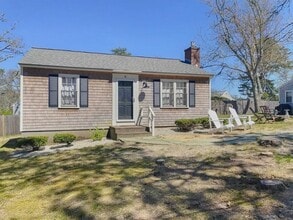 18 Manning Rd in Dennis, MA - Building Photo - Building Photo