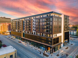 37 West Farnam in Omaha, NE - Building Photo