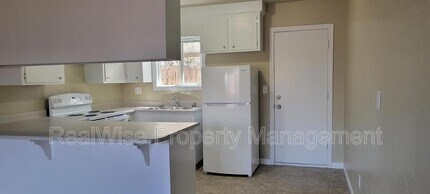 719 SW Bridge St in Grants Pass, OR - Building Photo - Building Photo