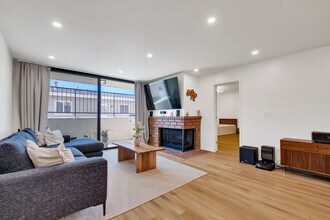 745 Main St in El Segundo, CA - Building Photo - Building Photo