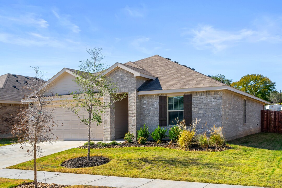 Covey Homes Azle in Azle, TX - Foto de edificio