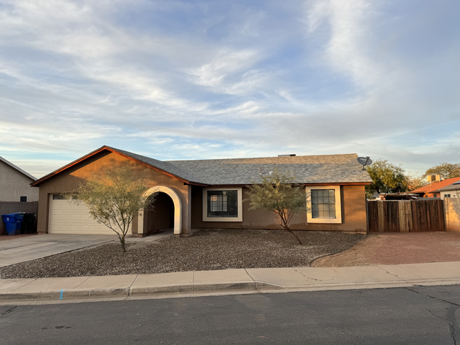 304 E Madison St in Avondale, AZ - Building Photo - Building Photo