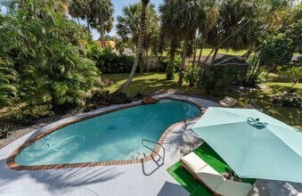 1256 Palmetto Rd in Haverhill, FL - Building Photo - Building Photo