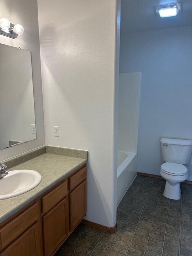W. W Shore Dr-Unit -635 W Shore Drive in Belgrade, MT - Building Photo - Building Photo