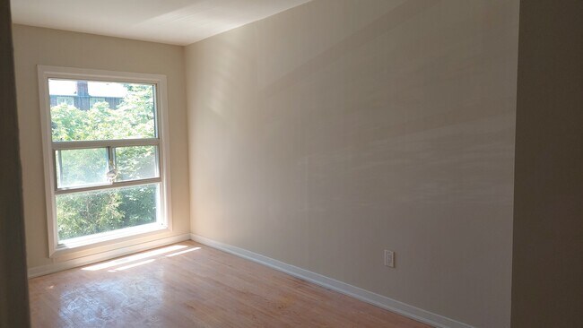 11 Elkhorn Dr in Toronto, ON - Building Photo - Building Photo