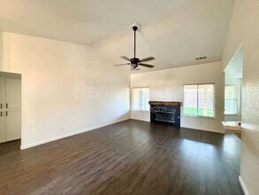 736 Redwing Dr in Merced, CA - Building Photo - Building Photo