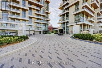 399 Royal Orchard Blvd in Markham, ON - Building Photo - Building Photo