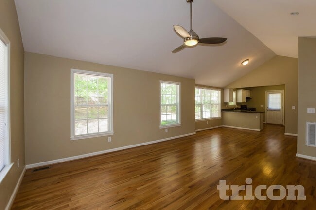 125 St Andrews Pl Dr in Columbia, SC - Foto de edificio - Building Photo