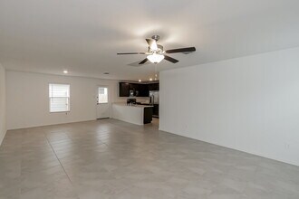 3323 Beckwith Wy in Crandall, TX - Foto de edificio - Building Photo