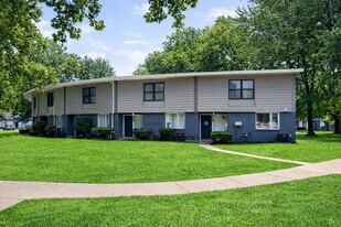 Townhomes at 28th in Columbus, IN - Building Photo