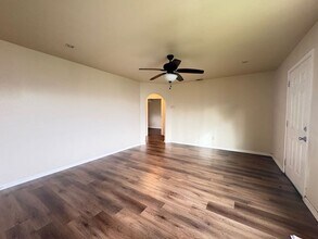 1003 Victoria Ave in Stockton, CA - Building Photo - Building Photo