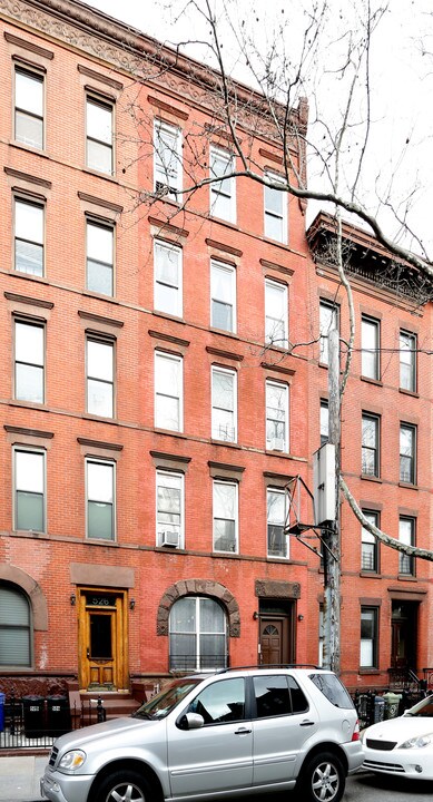 524 Henry St in Brooklyn, NY - Building Photo