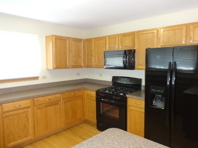 3505 Stone Creek Dr in Joliet, IL - Foto de edificio - Building Photo