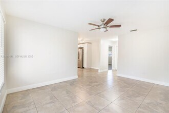 8172 NW 67th Ave in Tamarac, FL - Building Photo - Building Photo