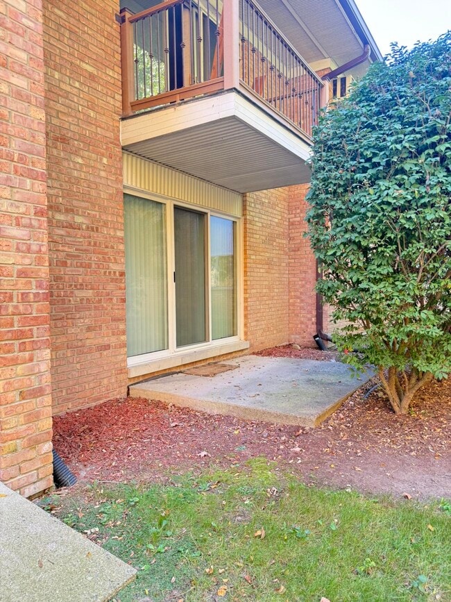 1253 Island Dr in Ann Arbor, MI - Building Photo - Building Photo