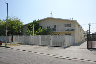 827 S Kenmore Ave in Los Angeles, CA - Building Photo - Building Photo