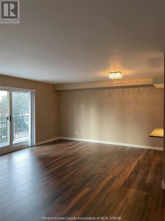 8591 Riverside Dr E in Windsor, ON - Building Photo - Building Photo