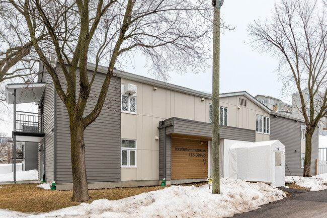 9 Monseigneur-Miville St in Lévis, QC - Building Photo - Building Photo