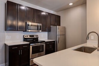 Falcon at Grand Harbor in Katy, TX - Foto de edificio - Building Photo