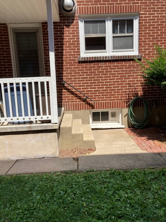 431 Main St, Unit 1st floor in Red Hill, PA - Building Photo - Building Photo