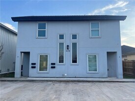 18 W Chavez St in Edinburg, TX - Building Photo