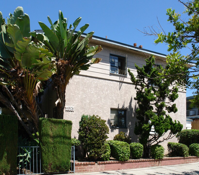 11061 Venice Blvd in Los Angeles, CA - Building Photo