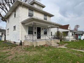 2136 Brooklyn Ave in Fort Wayne, IN - Building Photo