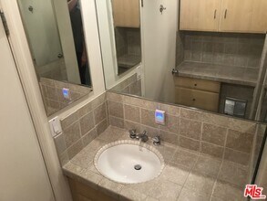 516 N San Vicente Blvd in West Hollywood, CA - Building Photo - Building Photo