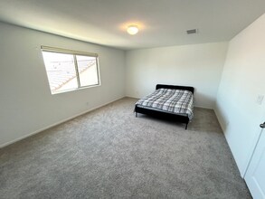5676 Golden Orch St in Las Vegas, NV - Building Photo - Building Photo