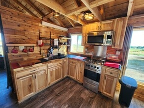 94 Cliff Dr, Unit Cliff cabin in Riverton, WY - Foto de edificio - Building Photo
