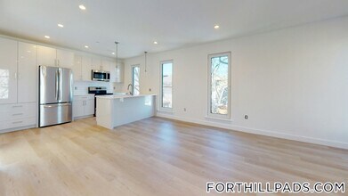 2837 Washington St in Boston, MA - Foto de edificio - Building Photo