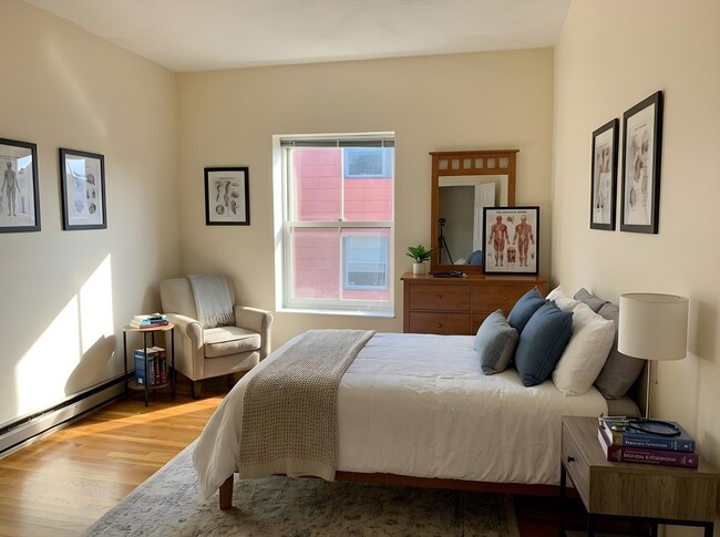 80 Worcester St, Unit 7 in Boston, MA - Foto de edificio - Building Photo