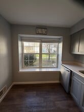 713 Pinehurst Ct, Unit The Point in Union, NJ - Foto de edificio - Building Photo