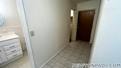 175 Adams St in Newton, MA - Foto de edificio - Building Photo