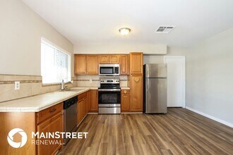 18048 N 50th Ave in Glendale, AZ - Foto de edificio - Building Photo