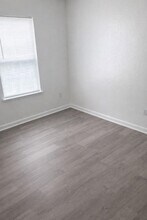 2221 Timberwood Cir N in Tallahassee, FL - Building Photo - Building Photo