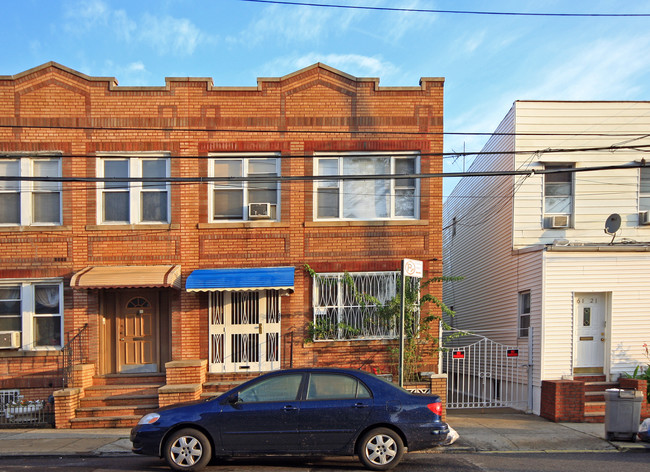 1919 Bleecker St in Ridgewood, NY - Building Photo - Building Photo